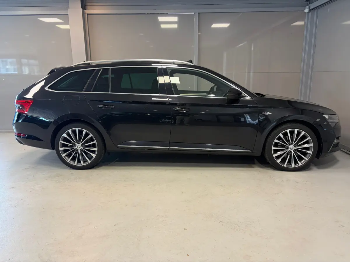 Laurin & Klement 1.4 TSI iV PHEV | Panoramadak | Trekhaak | Leder | Canton |
