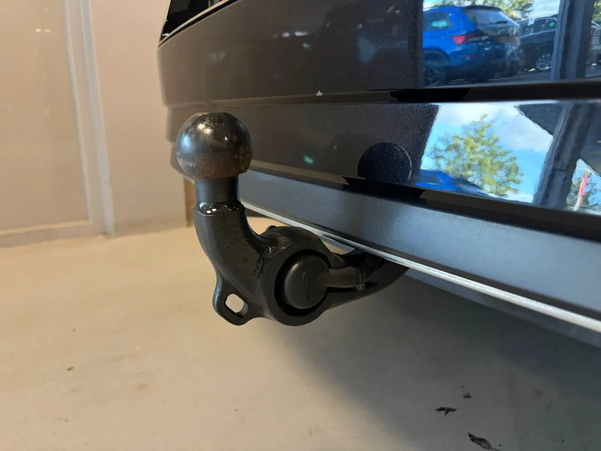 Laurin & Klement 1.4 TSI iV PHEV | Panoramadak | Trekhaak | Leder | Canton |
