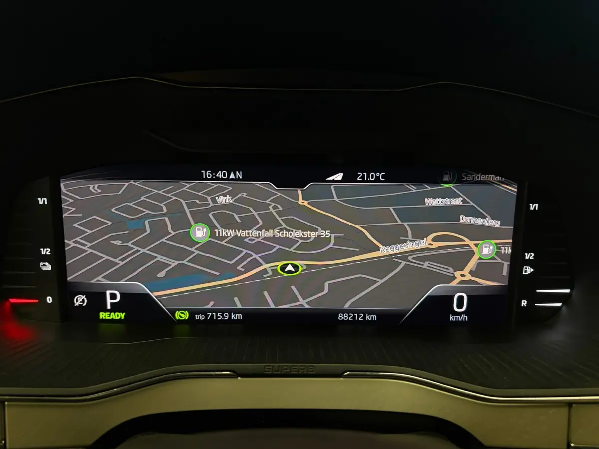 Laurin & Klement 1.4 TSI iV PHEV | Panoramadak | Trekhaak | Leder | Canton |