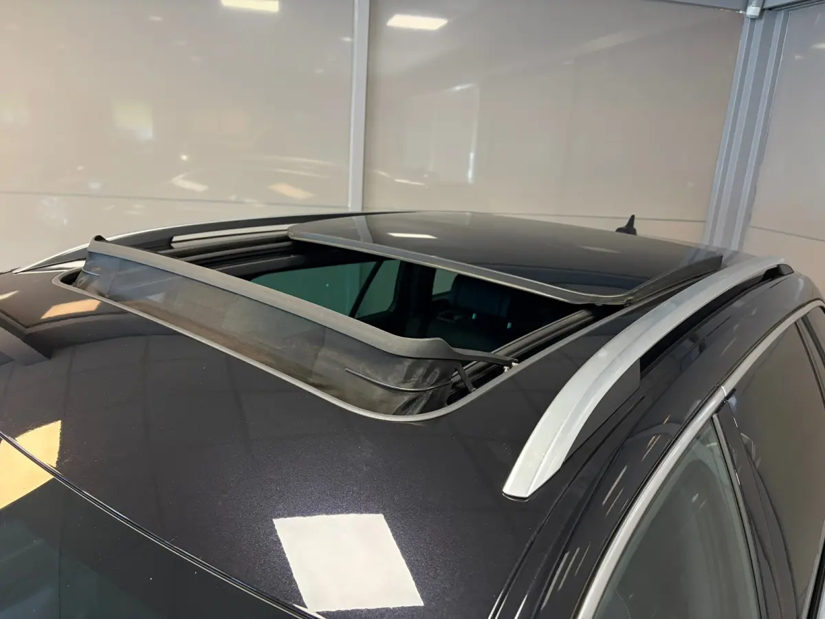 Laurin & Klement 1.4 TSI iV PHEV | Panoramadak | Trekhaak | Leder | Canton |