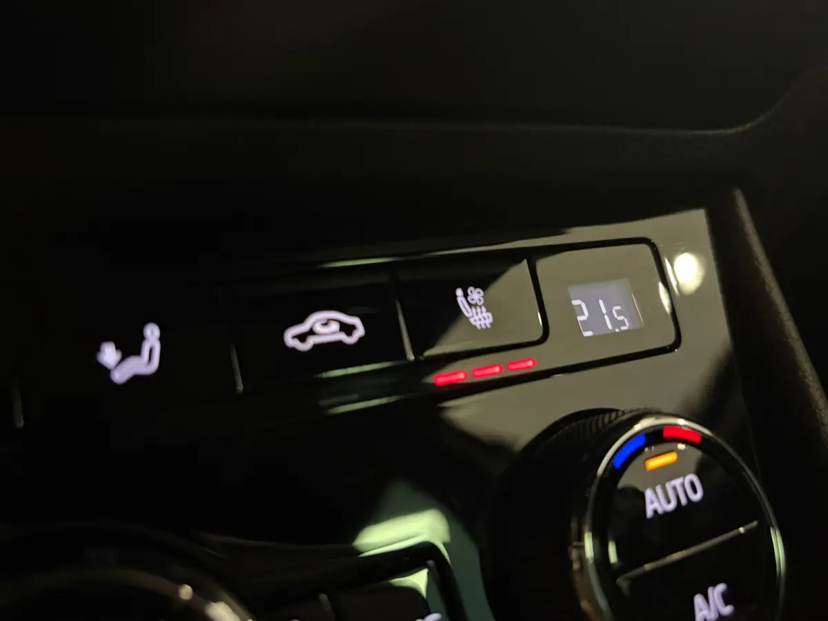 Laurin & Klement 1.4 TSI iV PHEV | Panoramadak | Trekhaak | Leder | Canton |