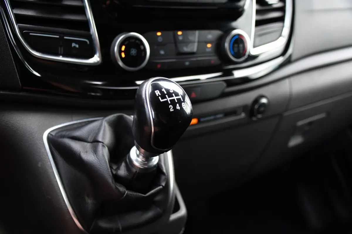 280 2.0 TDCI L1H1 PB Edition Limited Camera, Cruise, Carplay, Stoelverwarming, Trekhaak, 130pk, Multimedia, NAVI, Uniek!