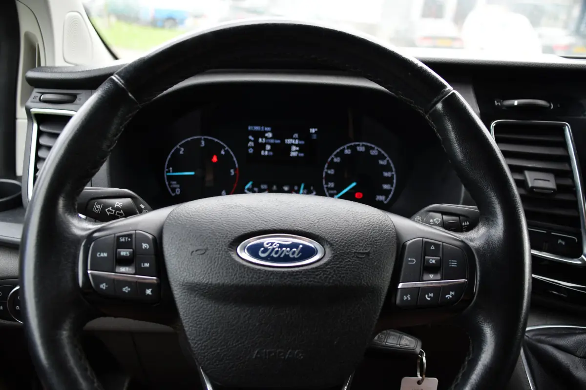 280 2.0 TDCI L1H1 PB Edition Limited Camera, Cruise, Carplay, Stoelverwarming, Trekhaak, 130pk, Multimedia, NAVI, Uniek!
