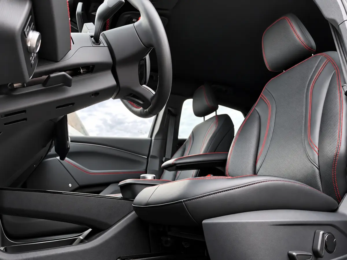 AWD 75 kWh | SOH 95.5 % | Trekhaak afn. | Ad cruise | Navi | Led | NL-auto