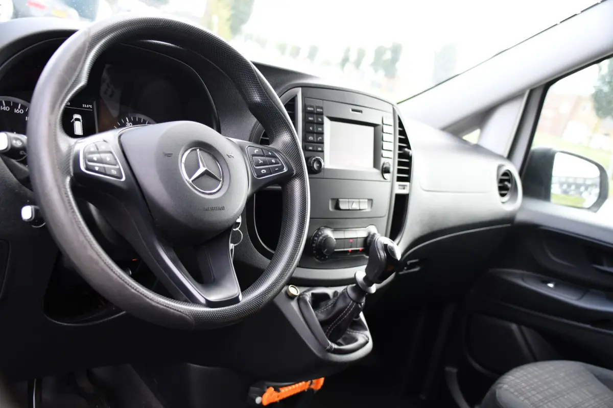 111 CDI L2 Edition Camera, Cruise, Airco, 115pk, Multimedia, NAVI, Uniek!
