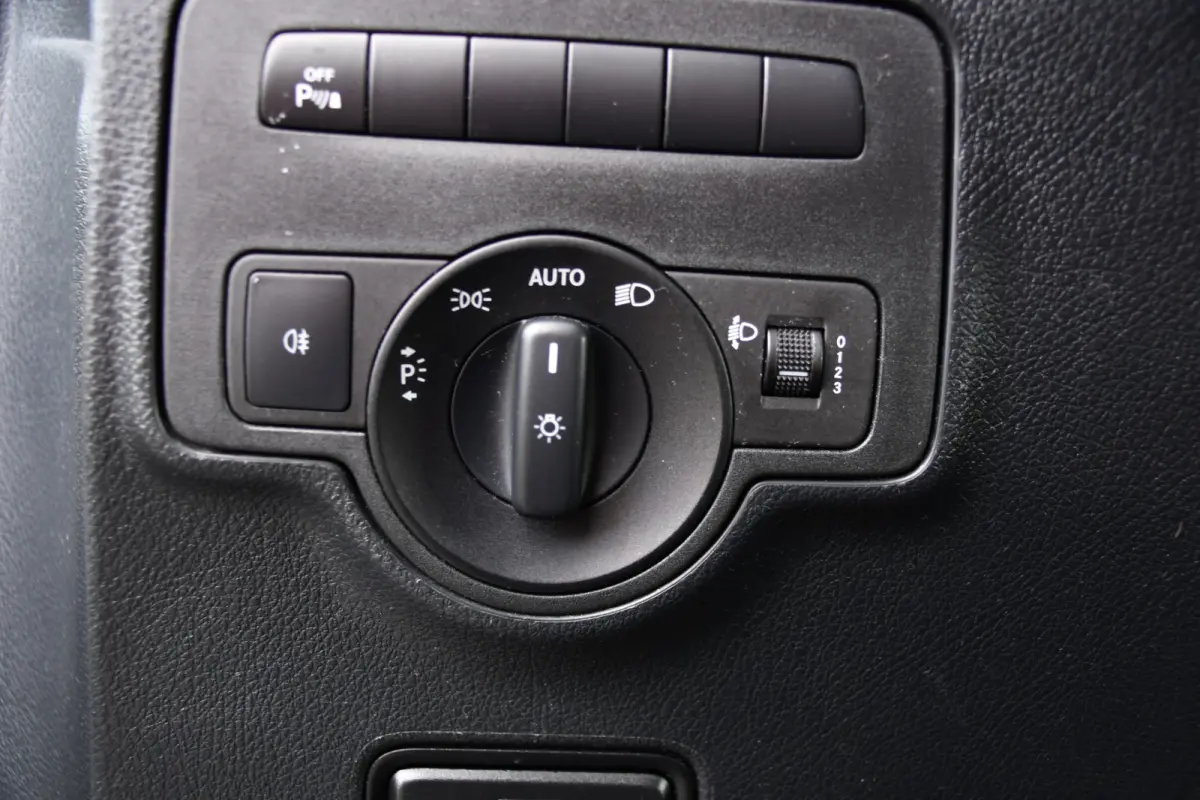 111 CDI L2 Edition Camera, Cruise, Airco, 115pk, Multimedia, NAVI, Uniek!
