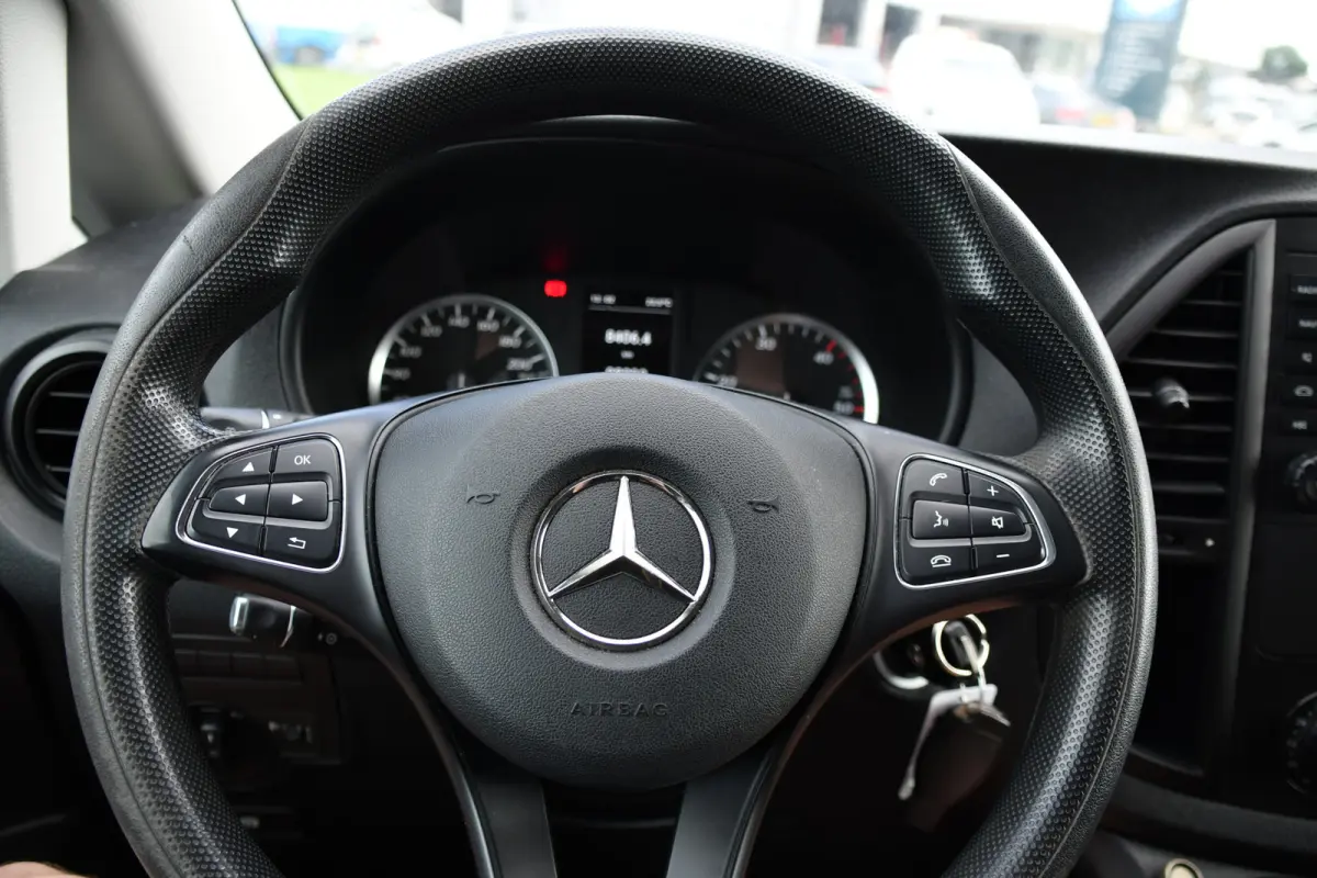 111 CDI L2 Edition Camera, Cruise, Airco, 115pk, Multimedia, NAVI, Uniek!