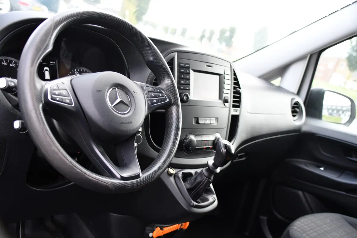 111 CDI L2 Edition Camera, Cruise, Airco, 115pk, Multimedia, NAVI, Uniek!