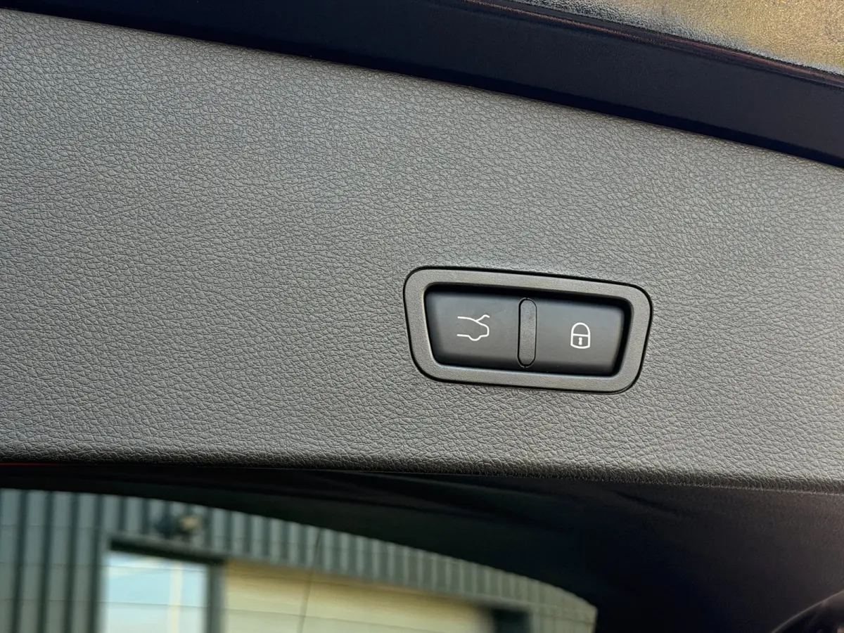 1.5T Hybrid Veloce|TREKHAAK|CAMERA|360"|HARMAN/KARDON
