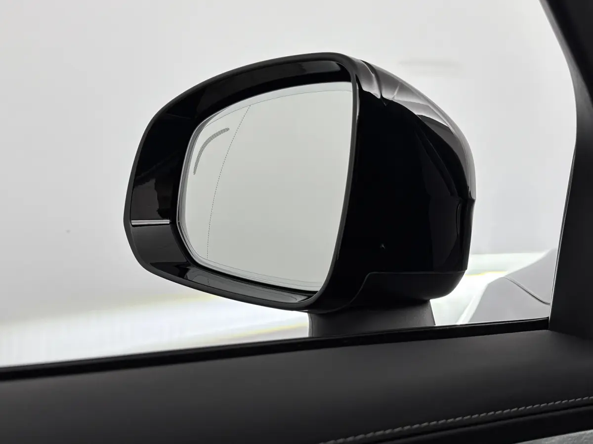 T8 Ultra Excecutive Edition | 22" | Luchtvering | Trekhaak | Getint Glas | Geventileerd Nappa | Massagestoelen | Bowers & Wilkins | Head-Up