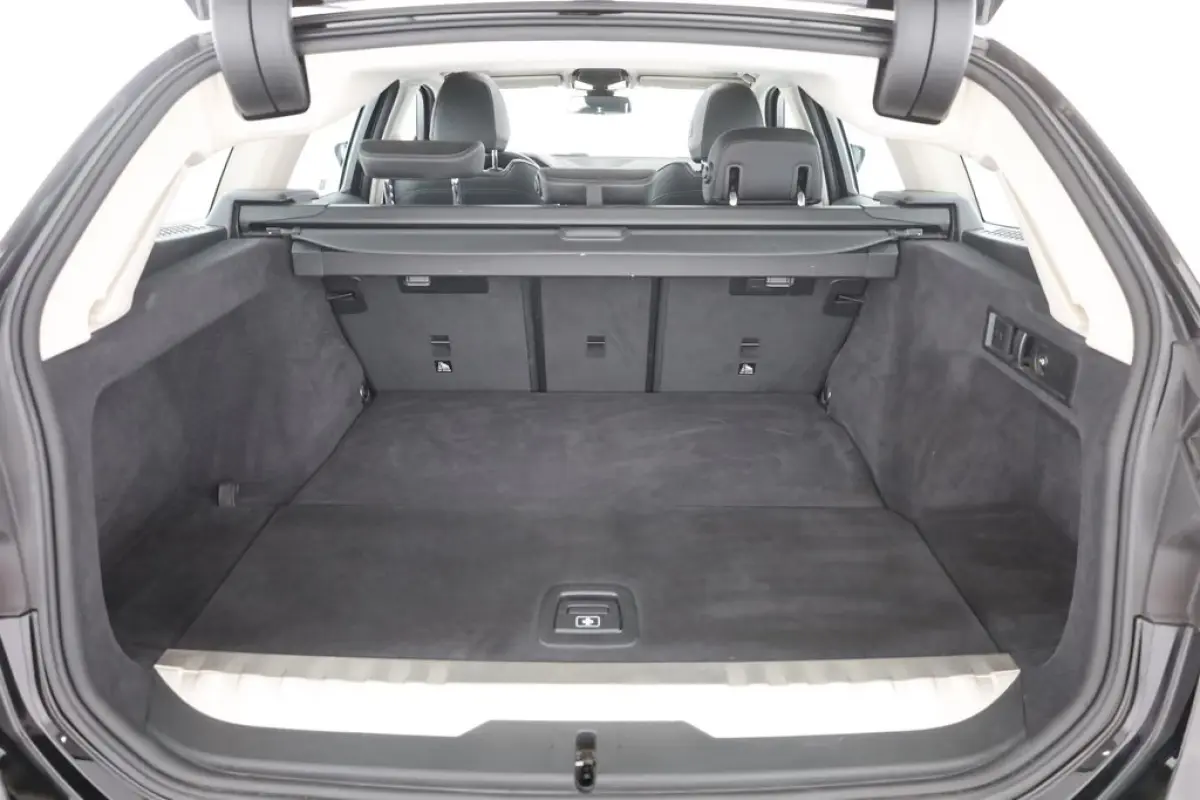 330e SPORTLINE ** LED, LEDER, PANO, TREKH, APPLE, ALARM, AMBIENTE, 18-inch LMV ** 1e EIG - Vol. BMW Onderh. ** ** INFORMEER OOK NAAR ONZE AANTREKKELIJKE FINANCIAL-LEASE TARIEVEN **
