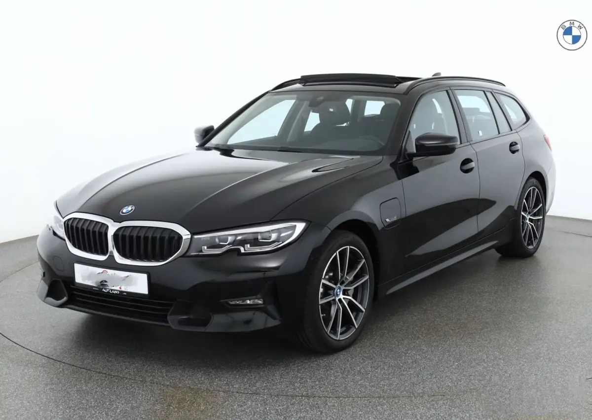 330e SPORTLINE ** LED, LEDER, PANO, TREKH, APPLE, ALARM, AMBIENTE, 18-inch LMV ** 1e EIG - Vol. BMW Onderh. ** ** INFORMEER OOK NAAR ONZE AANTREKKELIJKE FINANCIAL-LEASE TARIEVEN **