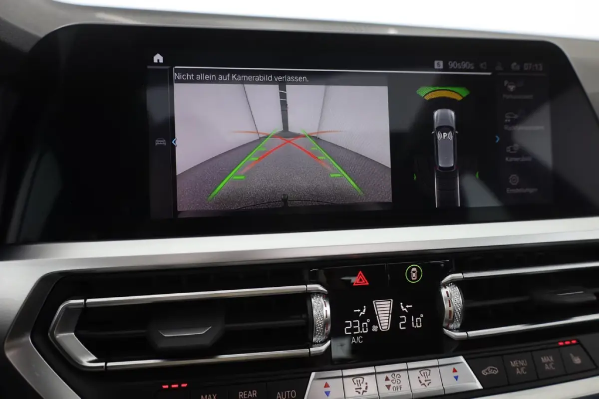 330e SPORTLINE ** LED, LEDER, PANO, TREKH, APPLE, ALARM, AMBIENTE, 18-inch LMV ** 1e EIG - Vol. BMW Onderh. ** ** INFORMEER OOK NAAR ONZE AANTREKKELIJKE FINANCIAL-LEASE TARIEVEN **
