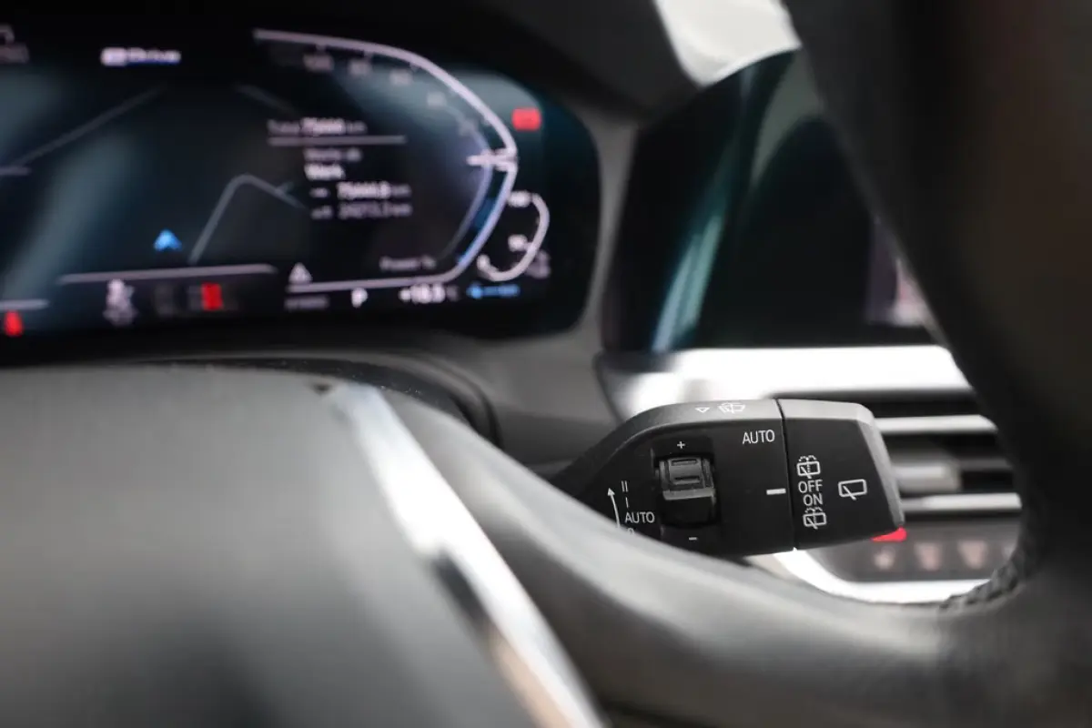 330e SPORTLINE ** LED, LEDER, PANO, TREKH, APPLE, ALARM, AMBIENTE, 18-inch LMV ** 1e EIG - Vol. BMW Onderh. ** ** INFORMEER OOK NAAR ONZE AANTREKKELIJKE FINANCIAL-LEASE TARIEVEN **