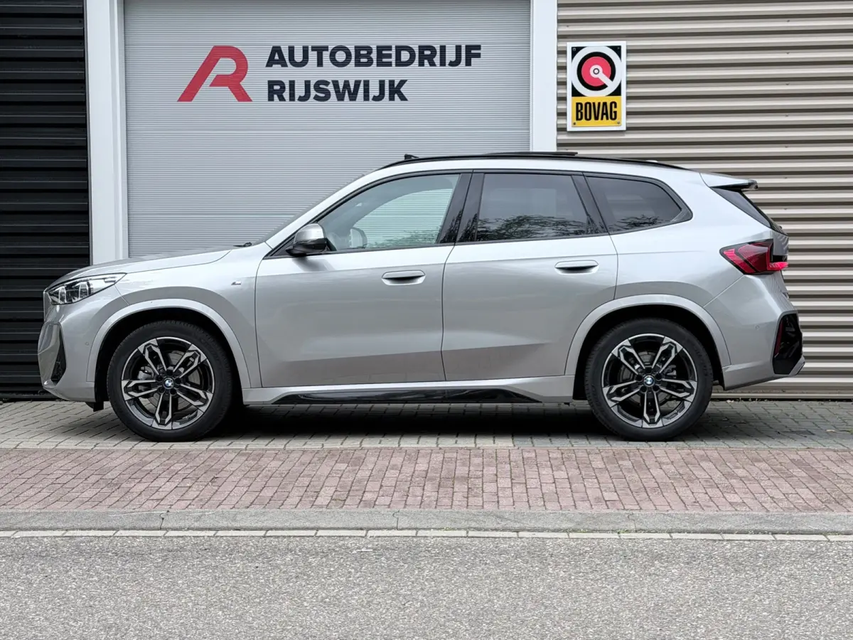 SDrive20i M Sport Pano/H&K/360/ACC