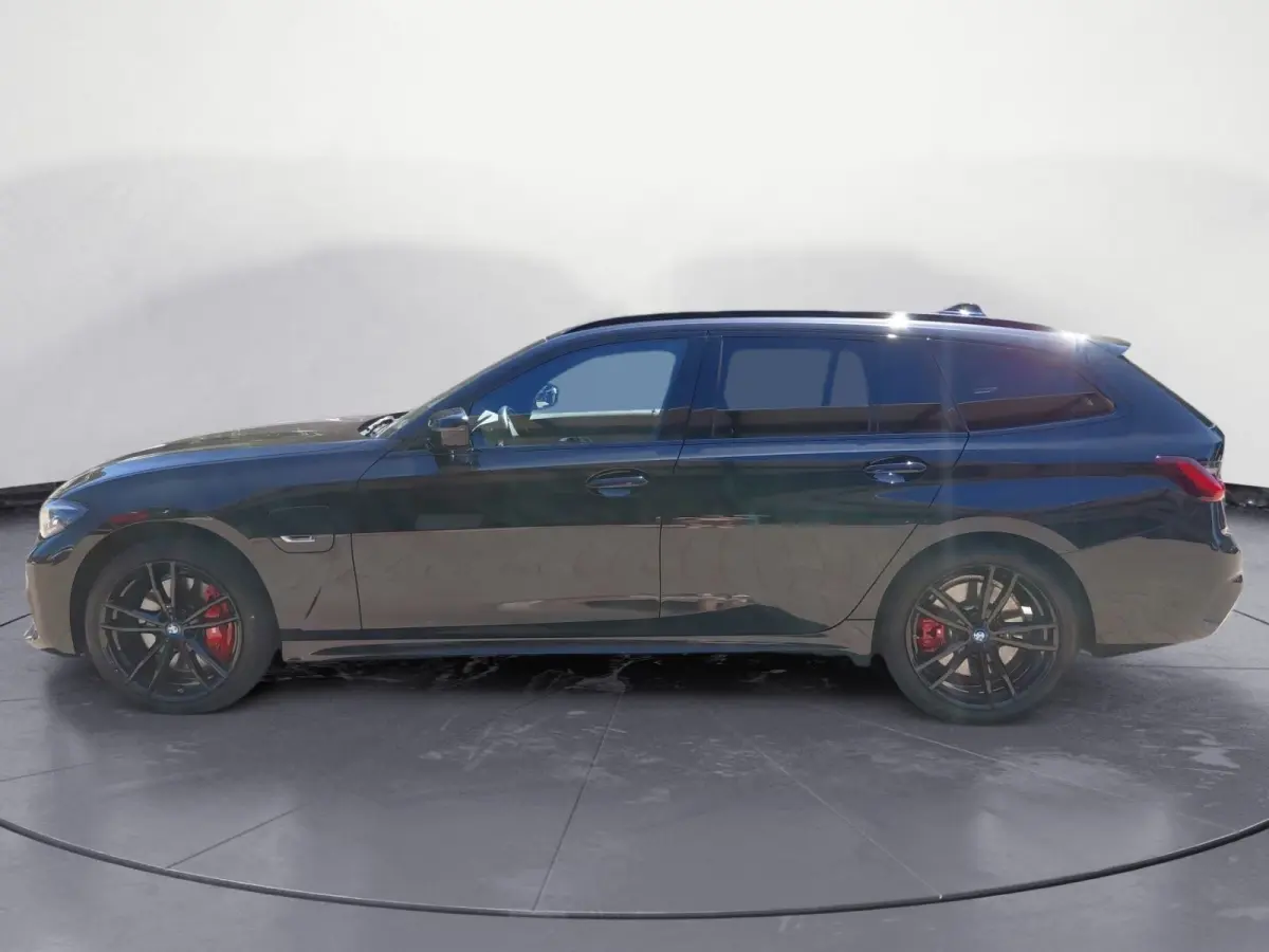 330e xDrive M-SPORT ** LED, LEDER, PANO, TREKH HuD, ALARM, 19-inch LMV ** 1e EIG - Vol. BMW Onderh. ** ** INFORMEER OOK NAAR ONZE AANTREKKELIJKE FINANCIAL-LEASE TARIEVEN **