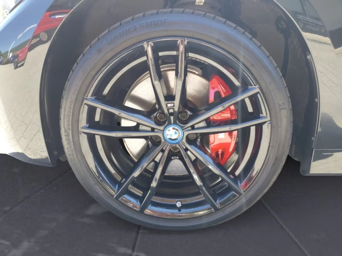 330e xDrive M-SPORT ** LED, LEDER, PANO, TREKH HuD, ALARM, 19-inch LMV ** 1e EIG - Vol. BMW Onderh. ** ** INFORMEER OOK NAAR ONZE AANTREKKELIJKE FINANCIAL-LEASE TARIEVEN **