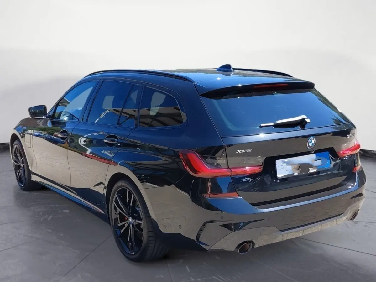 330e xDrive M-SPORT ** LED, LEDER, PANO, TREKH HuD, ALARM, 19-inch LMV ** 1e EIG - Vol. BMW Onderh. ** ** INFORMEER OOK NAAR ONZE AANTREKKELIJKE FINANCIAL-LEASE TARIEVEN **
