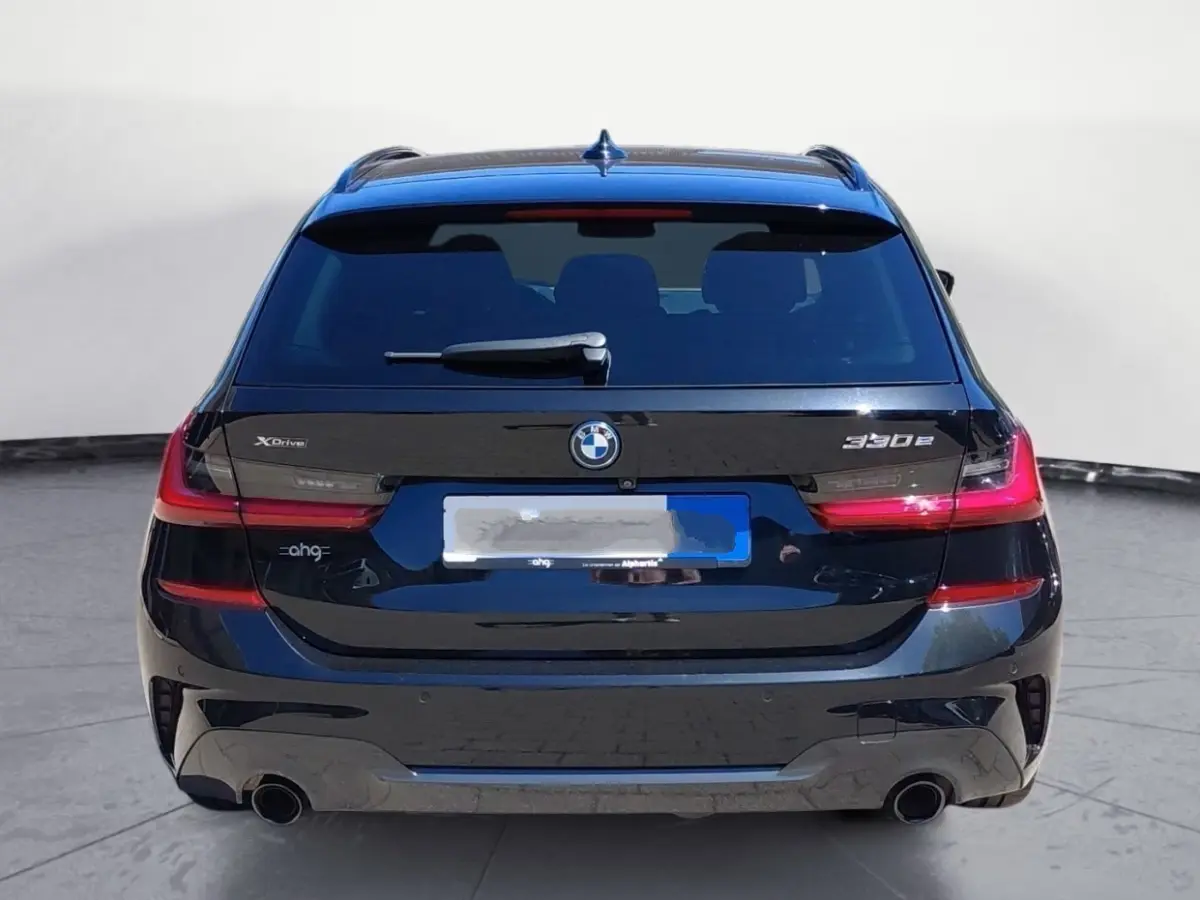 330e xDrive M-SPORT ** LED, LEDER, PANO, TREKH HuD, ALARM, 19-inch LMV ** 1e EIG - Vol. BMW Onderh. ** ** INFORMEER OOK NAAR ONZE AANTREKKELIJKE FINANCIAL-LEASE TARIEVEN **