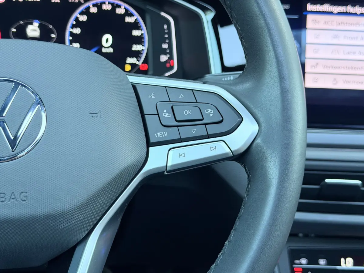 1.5 TSI R-Line Pano/Keyless/Camera