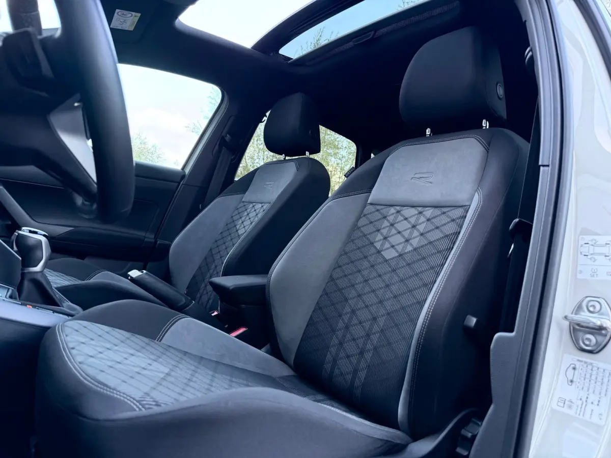 1.5 TSI R-Line Pano/Keyless/Camera