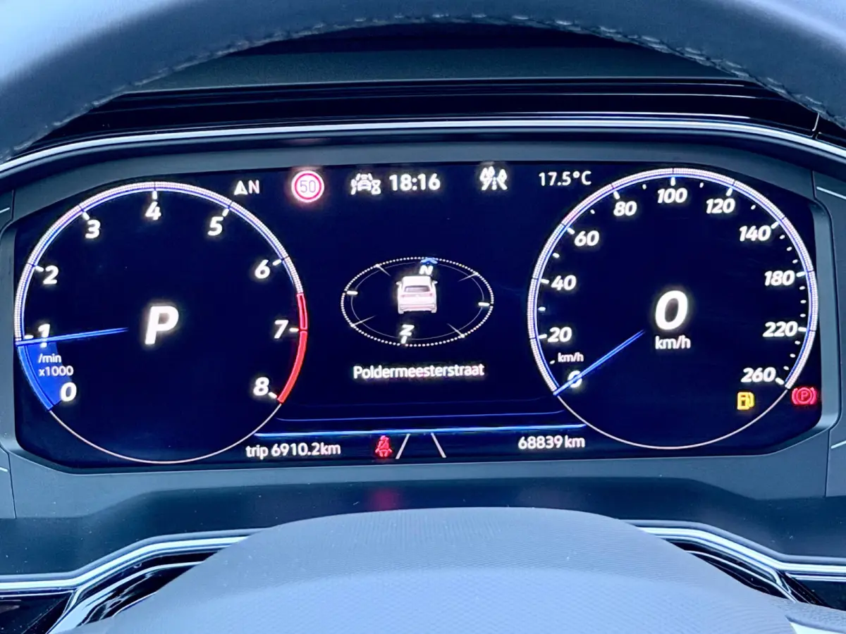 1.5 TSI R-Line Pano/Keyless/Camera