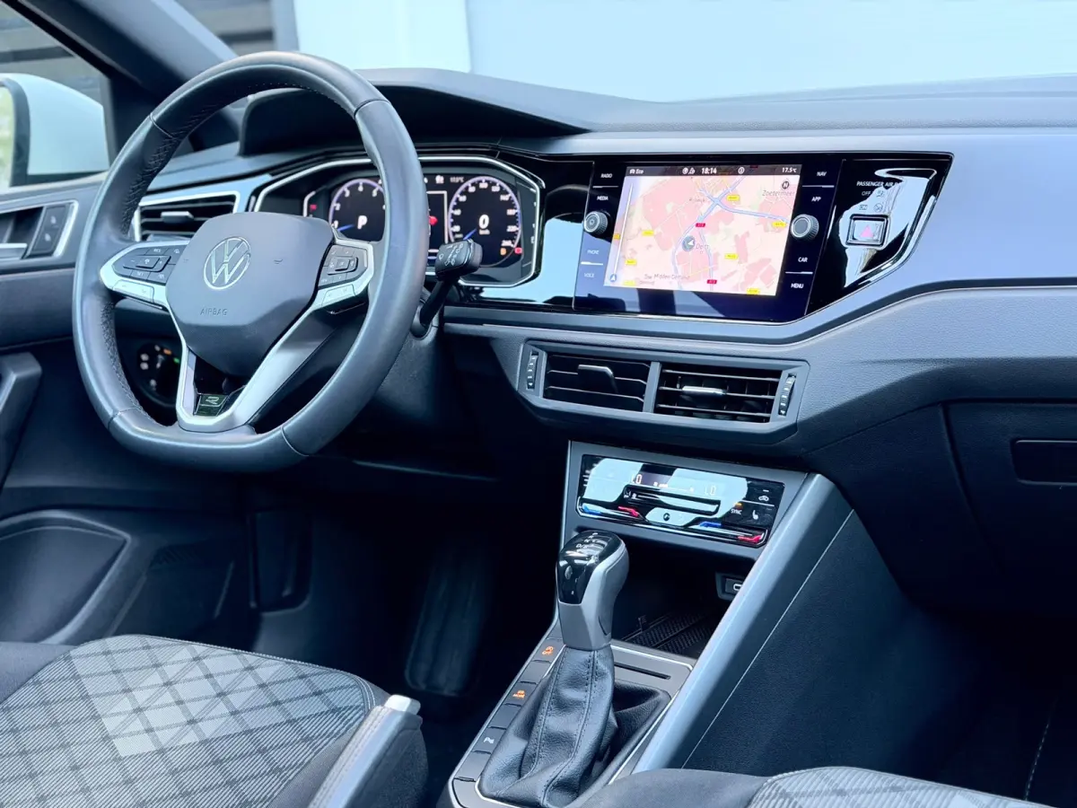 1.5 TSI R-Line Pano/Keyless/Camera