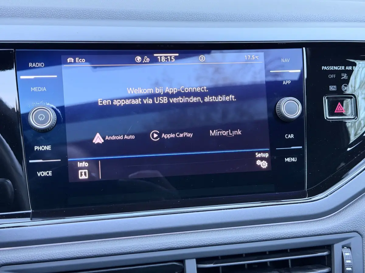 1.5 TSI R-Line Pano/Keyless/Camera