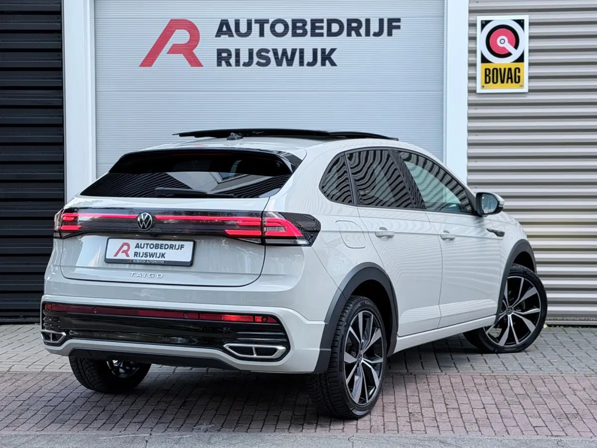 1.5 TSI R-Line Pano/Keyless/Camera
