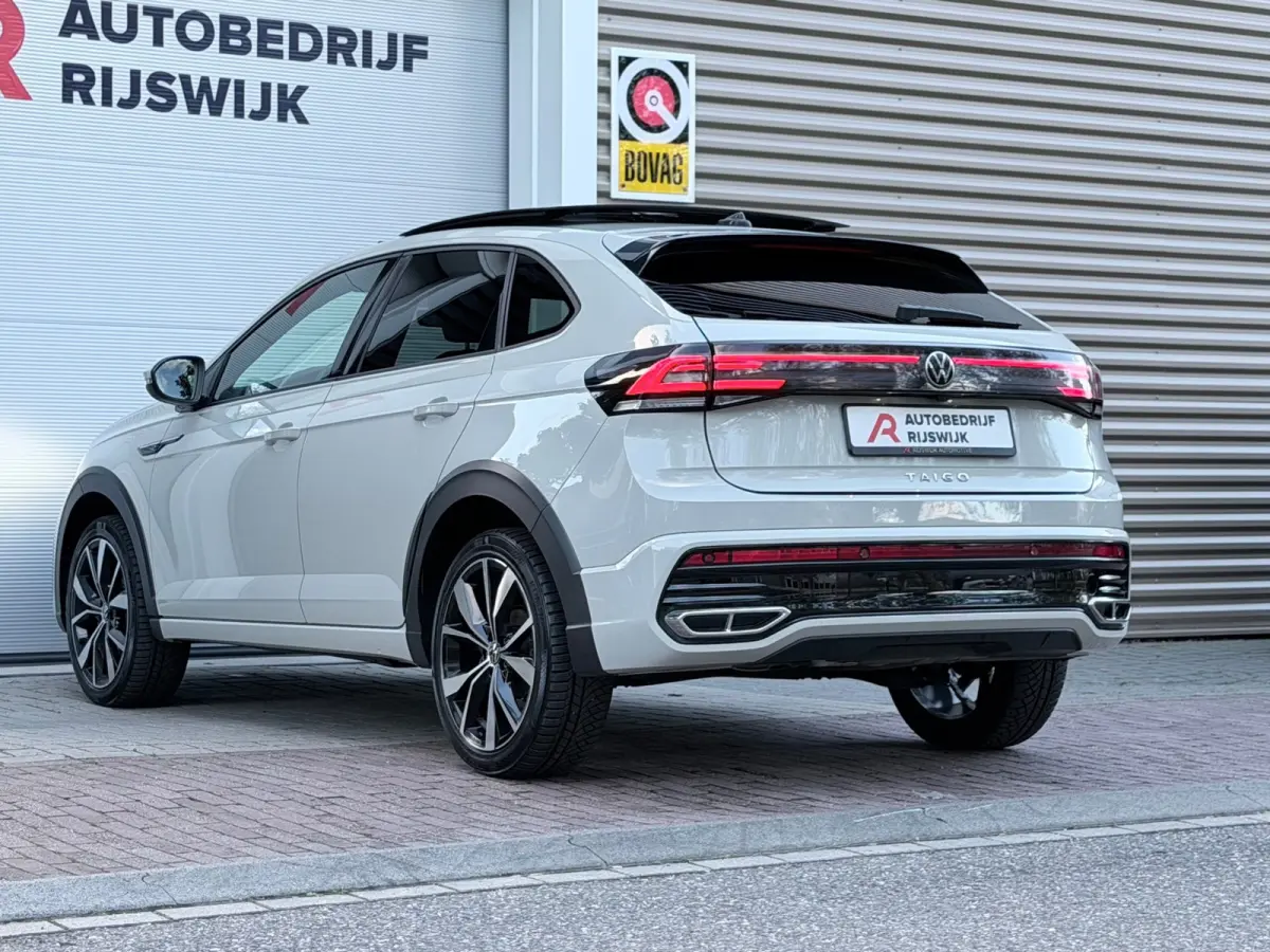 1.5 TSI R-Line Pano/Keyless/Camera