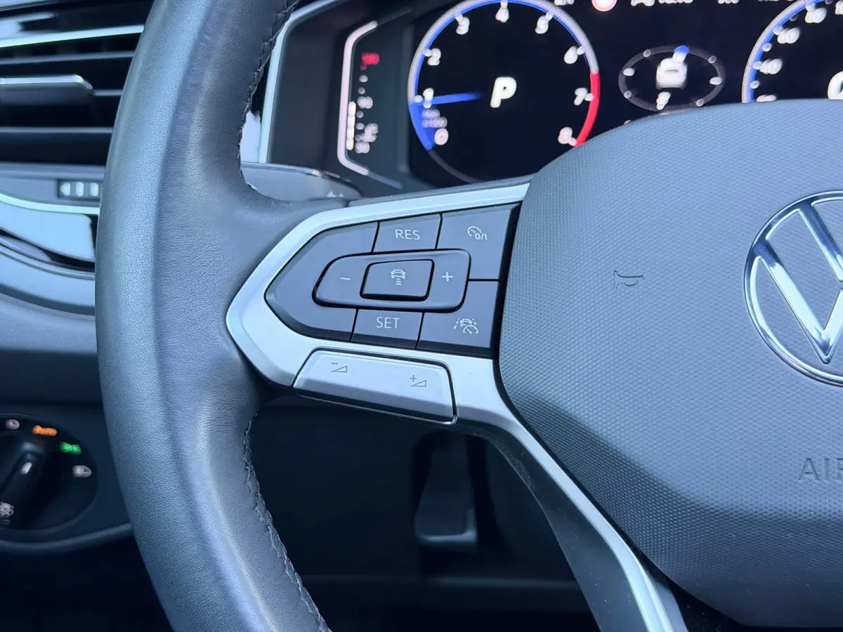 1.5 TSI R-Line Pano/Keyless/Camera