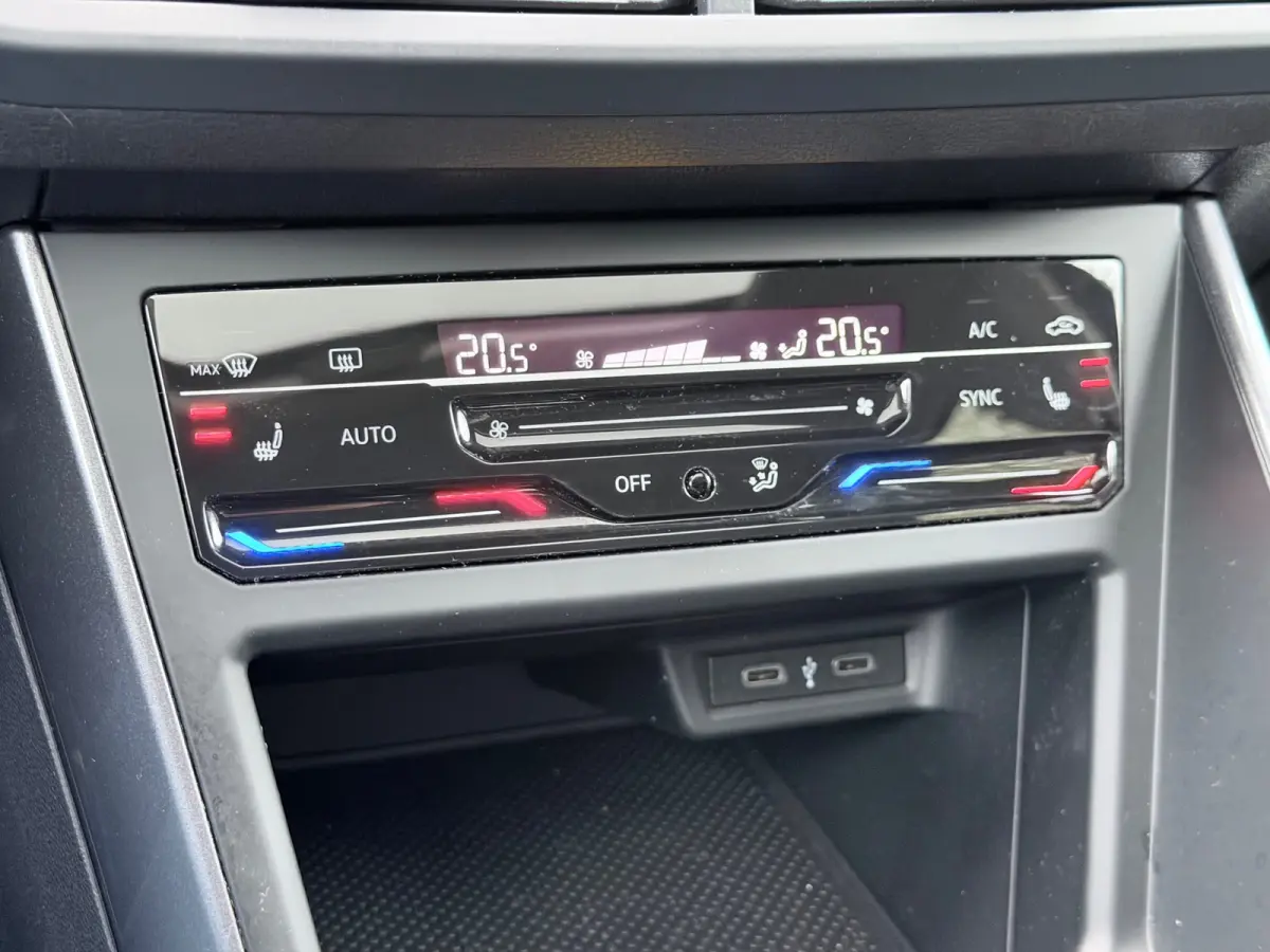 1.5 TSI Style Pano/Camera/AppleCar