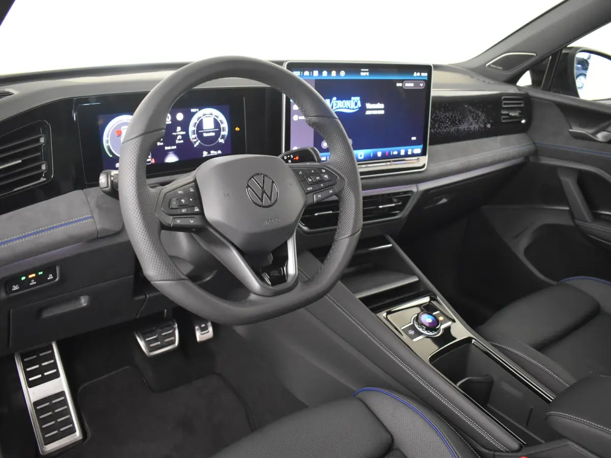 R-Line Edition - eHybrid | 'App-Connect' draadloze smartphone integratie | Automatische afstandsregeling (Adaptive Cruise Control) | Diefstalalarm