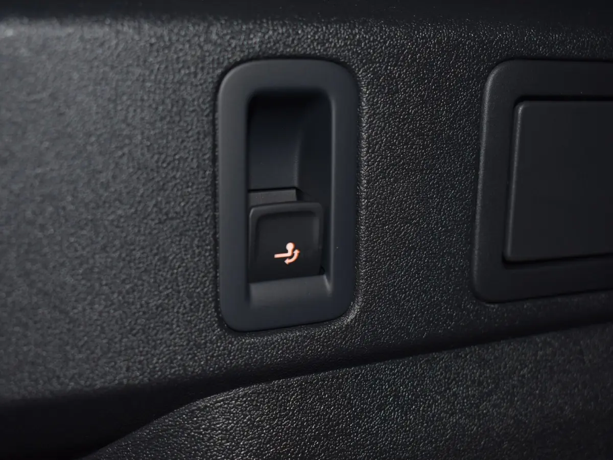 R-Line Edition - eHybrid | 'App-Connect' draadloze smartphone integratie | Automatische afstandsregeling (Adaptive Cruise Control) | Diefstalalarm