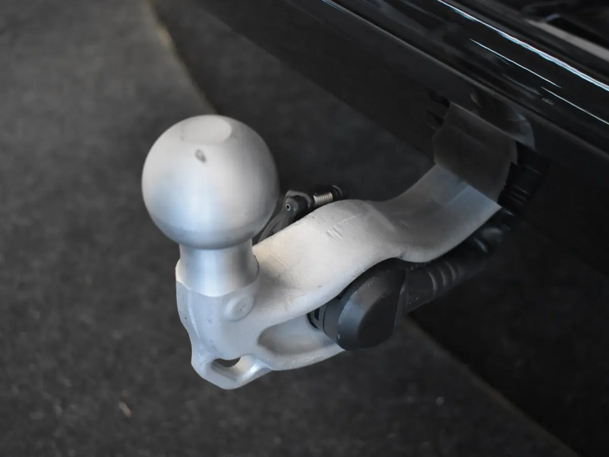 R-Line Edition - eHybrid | 'App-Connect' draadloze smartphone integratie | Automatische afstandsregeling (Adaptive Cruise Control) | Diefstalalarm