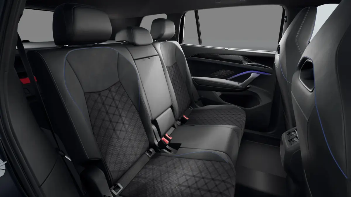R-Line Edition | 'App-Connect' draadloze smartphone integratie | Automatische afstandsregeling (Adaptive Cruise Control) | Black Style Pakket
