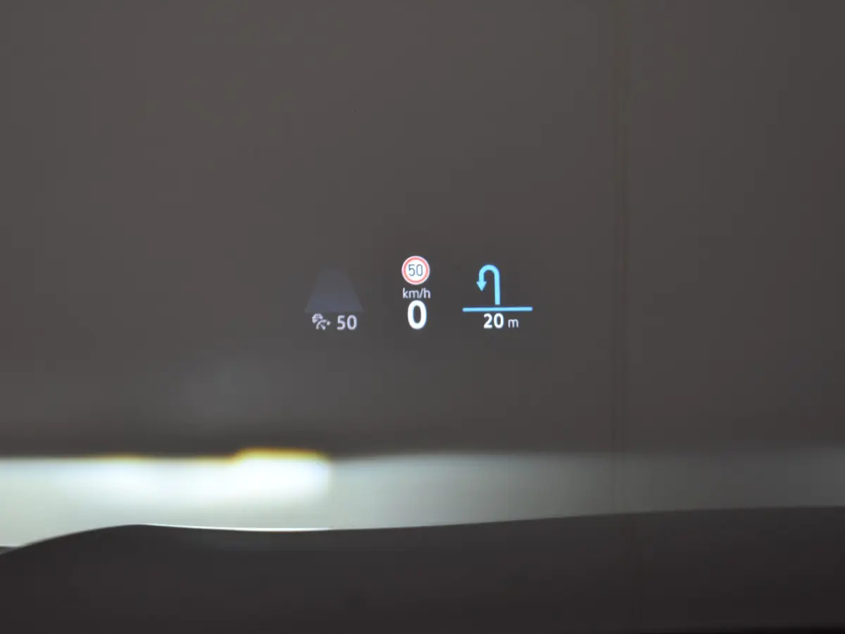 R-Line Edition - eHybrid | 'App-Connect' draadloze smartphone integratie | Automatische afstandsregeling (Adaptive Cruise Control) | Diefstalalarm