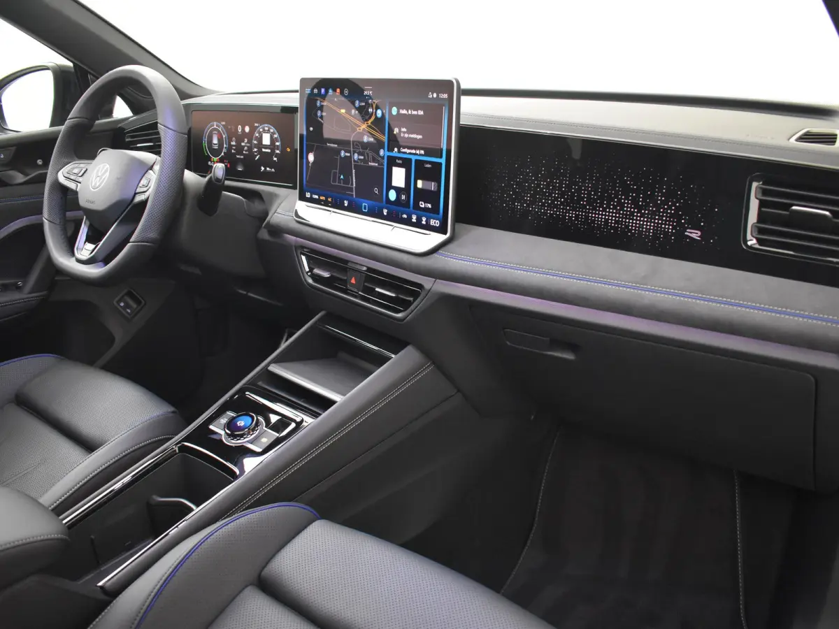R-Line Edition - eHybrid | 'App-Connect' draadloze smartphone integratie | Automatische afstandsregeling (Adaptive Cruise Control) | Diefstalalarm