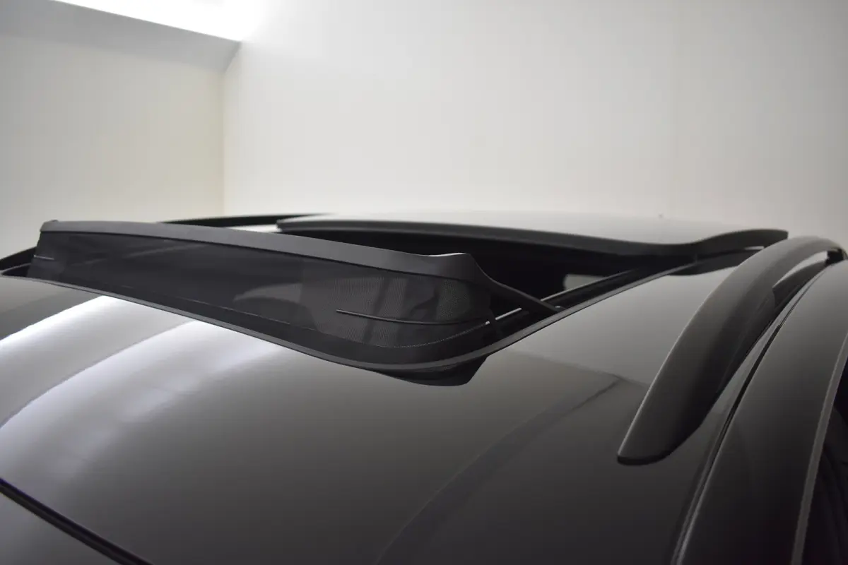 R-Line Edition - eHybrid | 'App-Connect' draadloze smartphone integratie | Automatische afstandsregeling (Adaptive Cruise Control) | Diefstalalarm