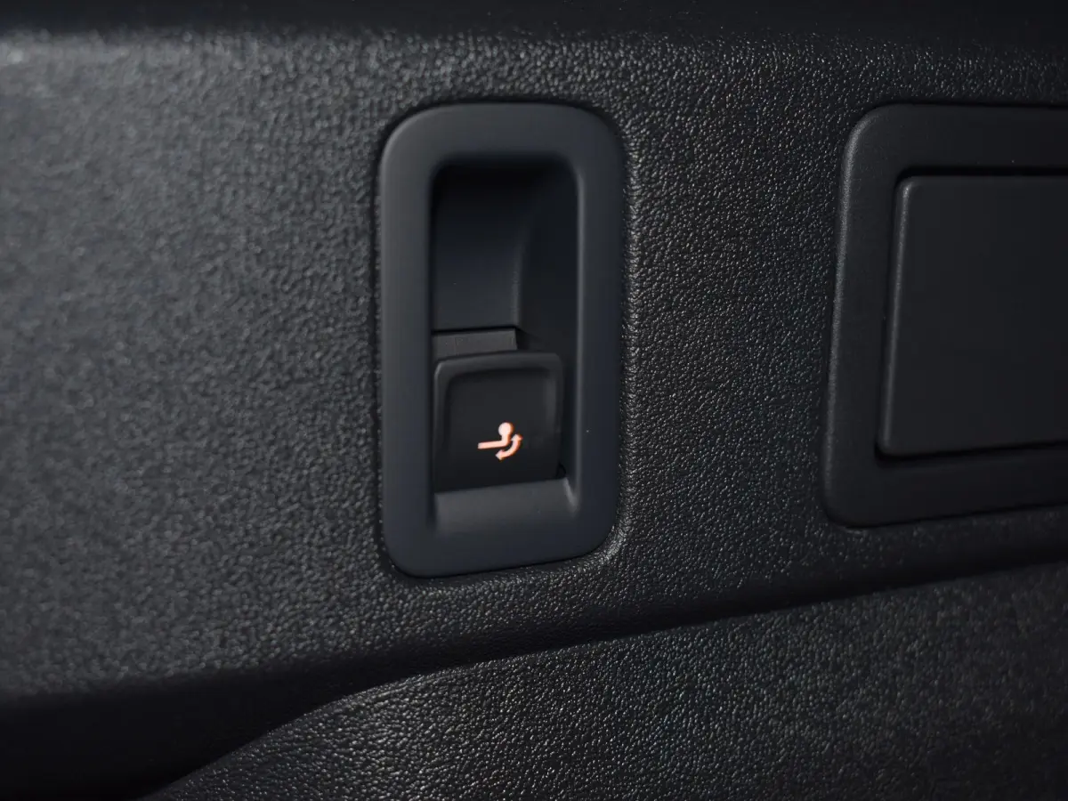 R-Line Edition - eHybrid | 'App-Connect' draadloze smartphone integratie | Automatische afstandsregeling (Adaptive Cruise Control) | Diefstalalarm