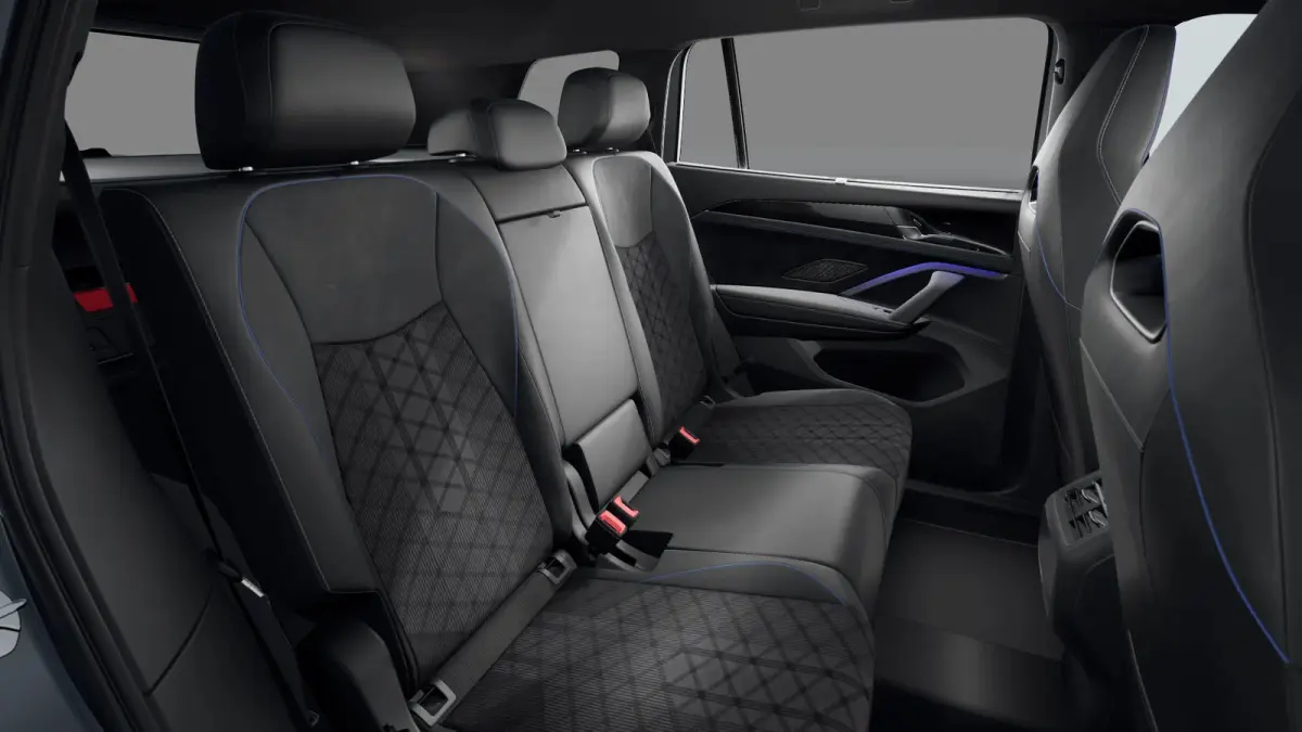 R-Line Edition | 'App-Connect' draadloze smartphone integratie | Automatische afstandsregeling (Adaptive Cruise Control) | Black Style Pakket