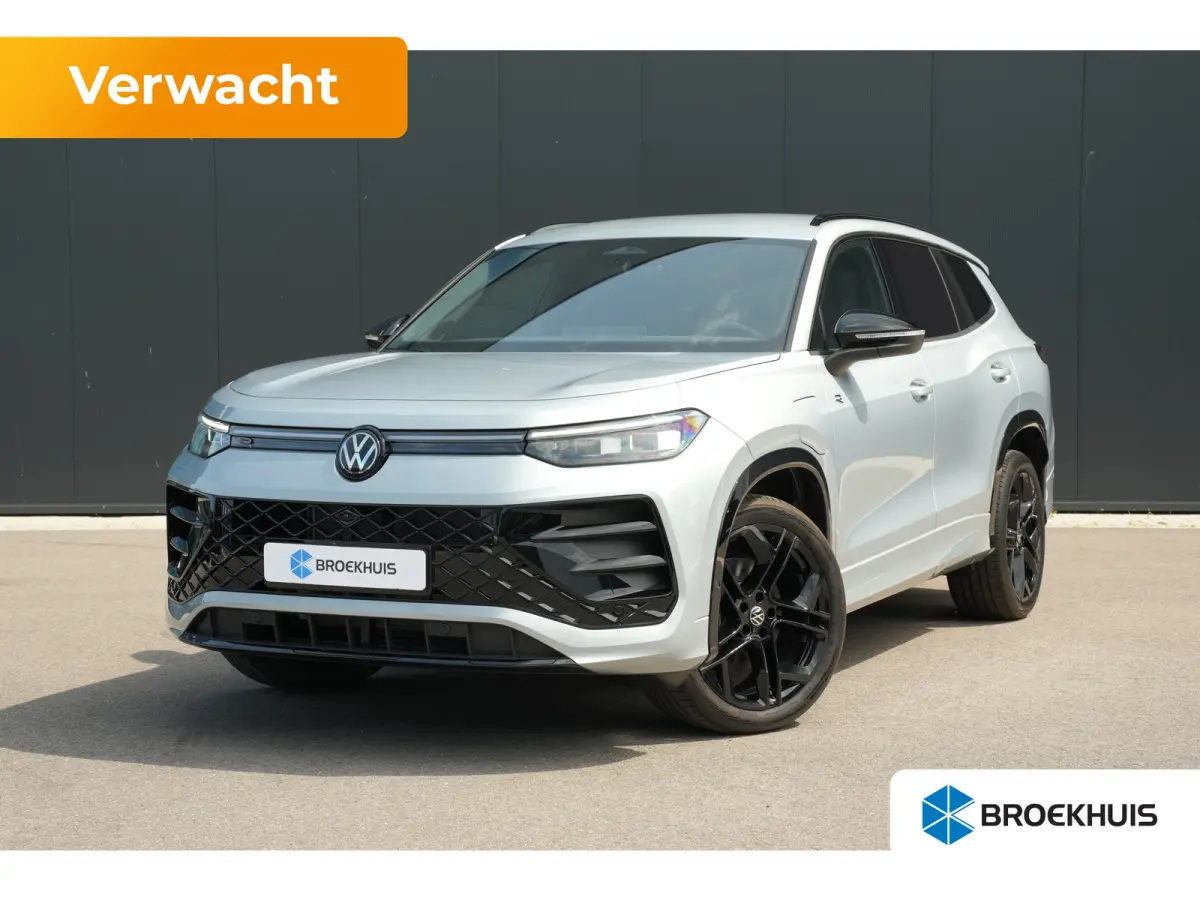 R-Line Edition | 'App-Connect' draadloze smartphone integratie | Automatische afstandsregeling (Adaptive Cruise Control) | Black Style Pakket