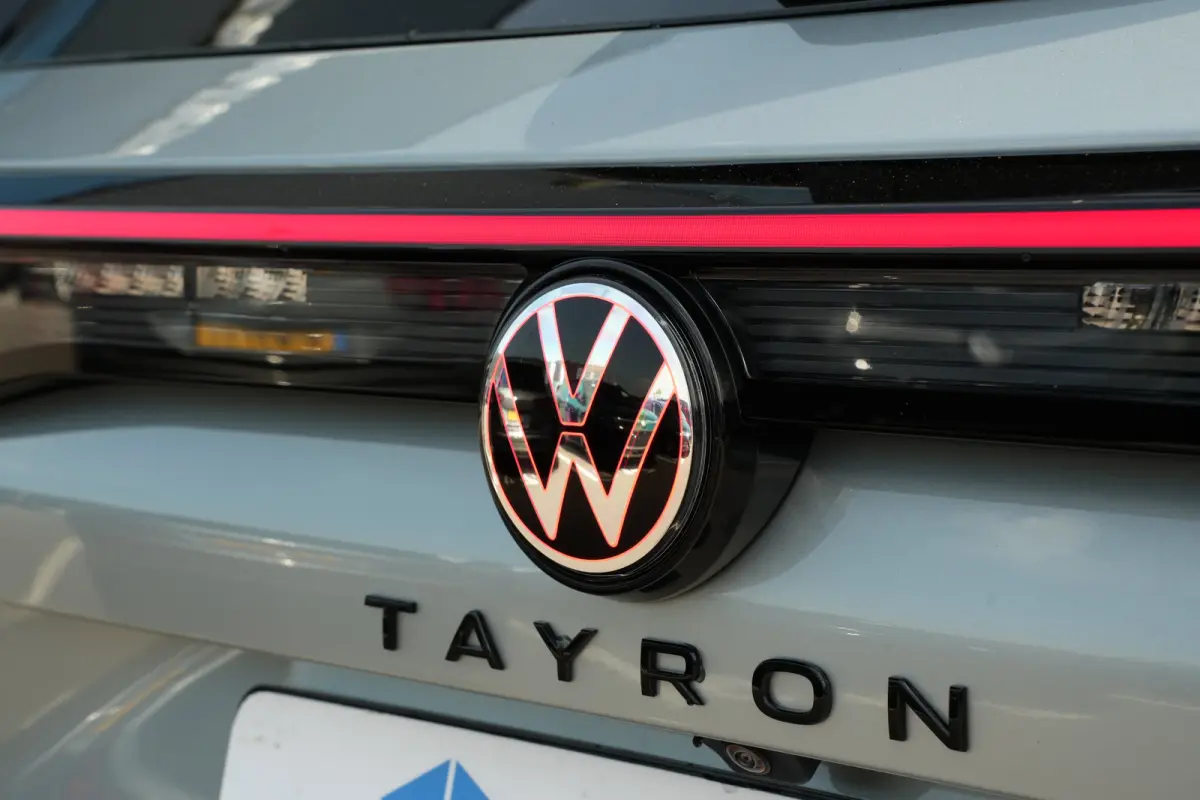 R-Line Edition | 'App-Connect' draadloze smartphone integratie | Automatische afstandsregeling (Adaptive Cruise Control) | Black Style Pakket
