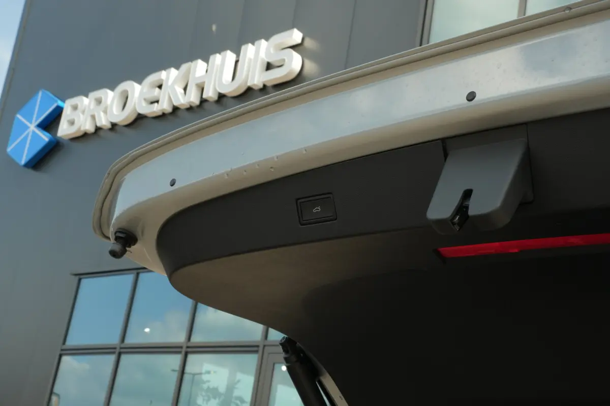 R-Line Edition | 'App-Connect' draadloze smartphone integratie | Automatische afstandsregeling (Adaptive Cruise Control) | Black Style Pakket