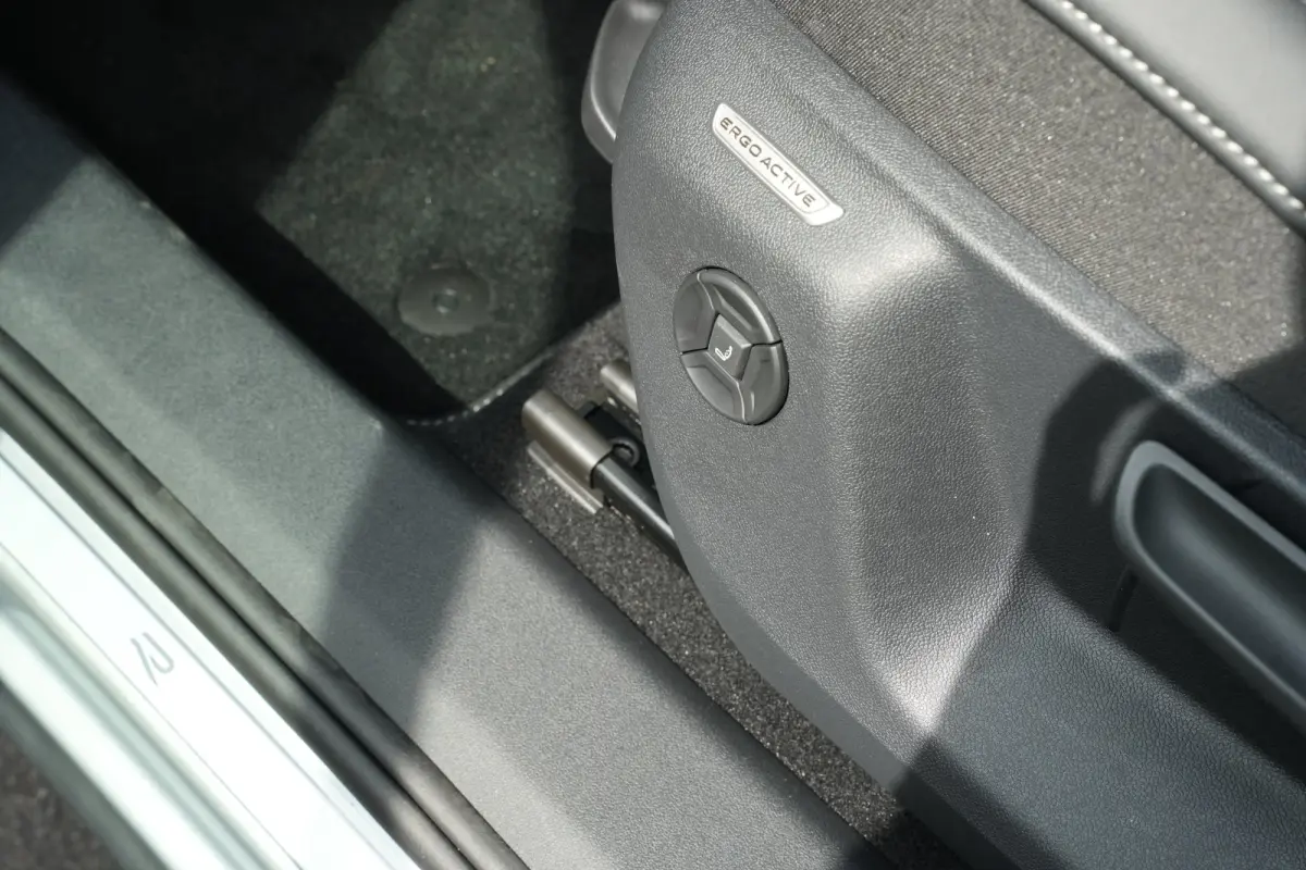 R-Line Edition | 'App-Connect' draadloze smartphone integratie | Automatische afstandsregeling (Adaptive Cruise Control) | Black Style Pakket