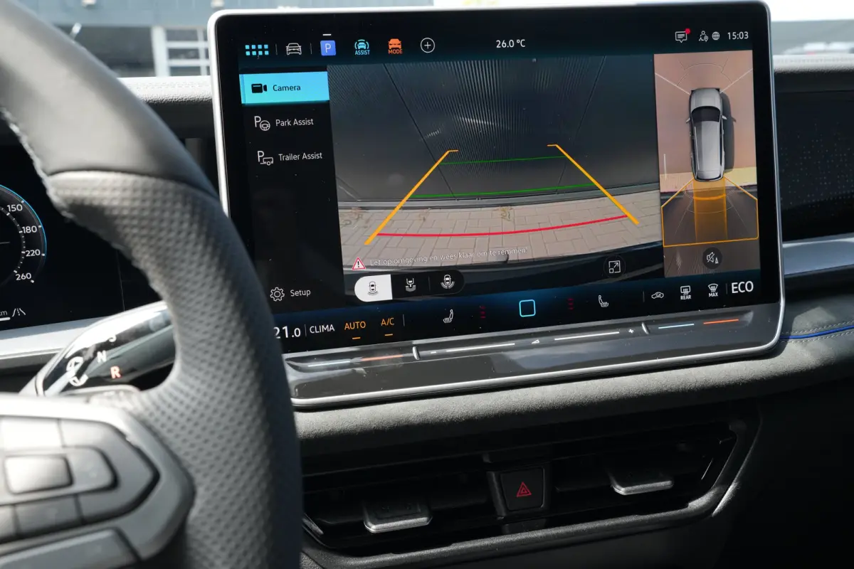 R-Line Edition | 'App-Connect' draadloze smartphone integratie | Automatische afstandsregeling (Adaptive Cruise Control) | Black Style Pakket