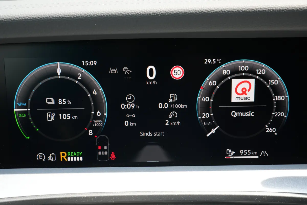 R-Line Edition | 'App-Connect' draadloze smartphone integratie | Automatische afstandsregeling (Adaptive Cruise Control) | Black Style Pakket