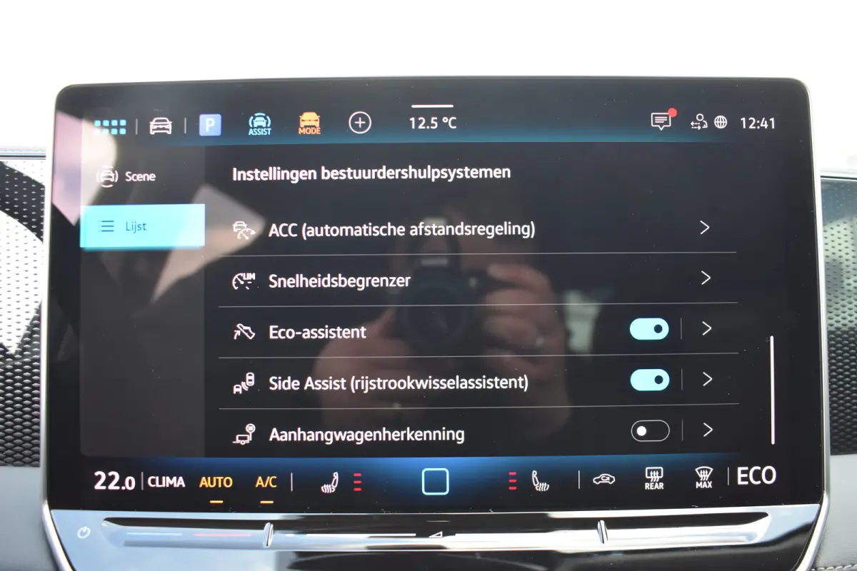 Life Edition - eHybrid | 'App-Connect' draadloze smartphone integratie | Automatische afstandsregeling (Adaptive Cruise Control) | Diefstalalarm