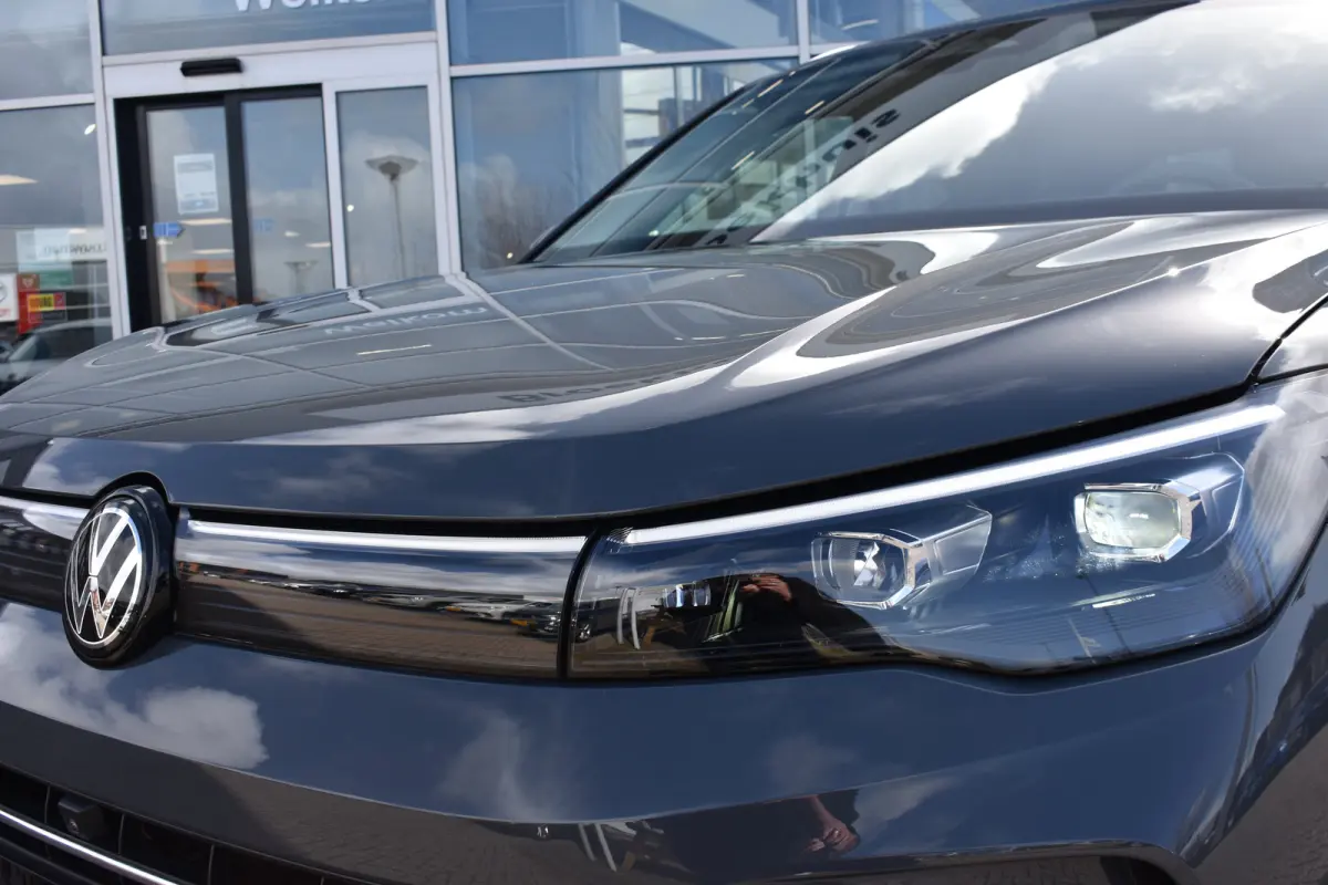 Life Edition - eHybrid | 'App-Connect' draadloze smartphone integratie | Automatische afstandsregeling (Adaptive Cruise Control) | Diefstalalarm
