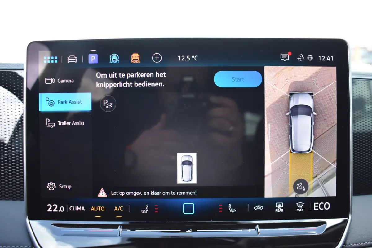 Life Edition - eHybrid | 'App-Connect' draadloze smartphone integratie | Automatische afstandsregeling (Adaptive Cruise Control) | Diefstalalarm